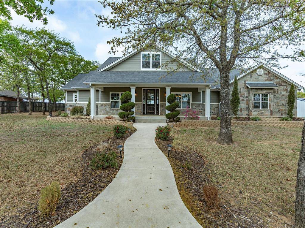 299 Briar Creek Lane, Bowie, TX 76230