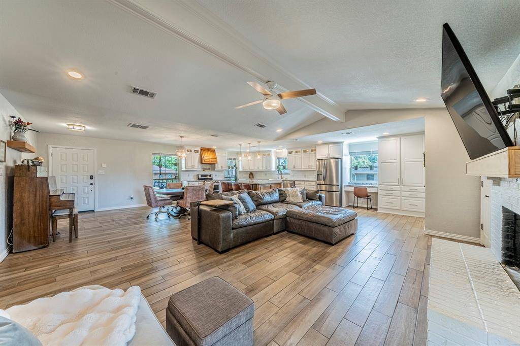 210 Bexar Drive, Highland Village, TX 75077