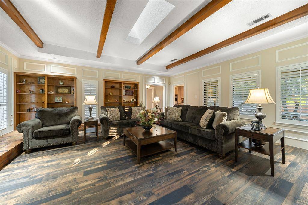 1110 Seminary Ridge, Garland, TX 75043