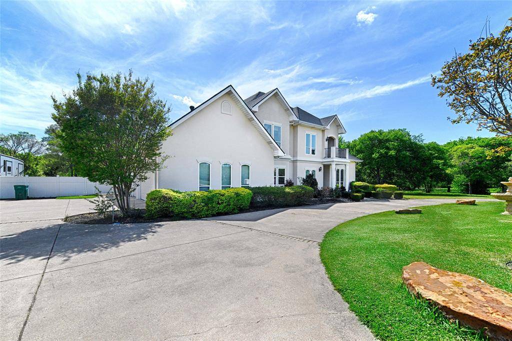 2360 Mystic Shore Drive, Cedar Hill, TX 75104