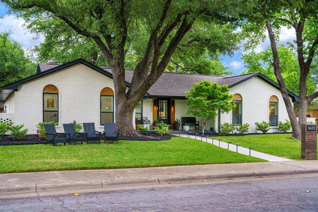 7423 Tangleglen Drive, Dallas, TX 75248