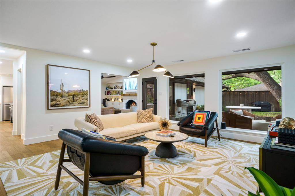 7423 Tangleglen Drive, Dallas, TX 75248