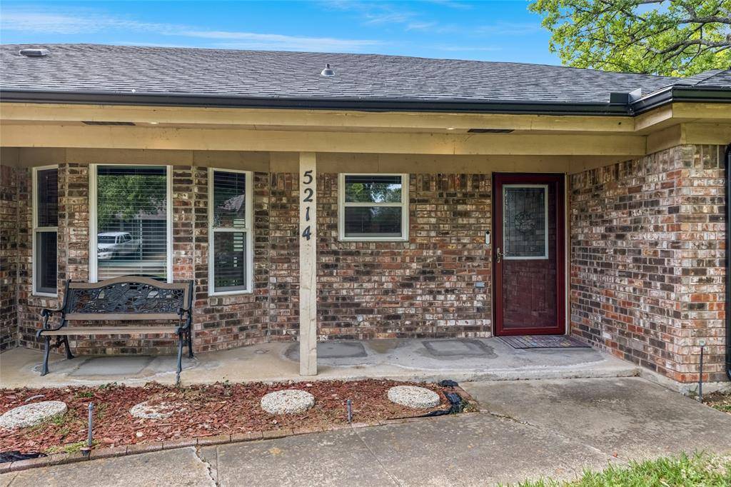5214 Rustle Leaf Drive, Arlington, TX 76017