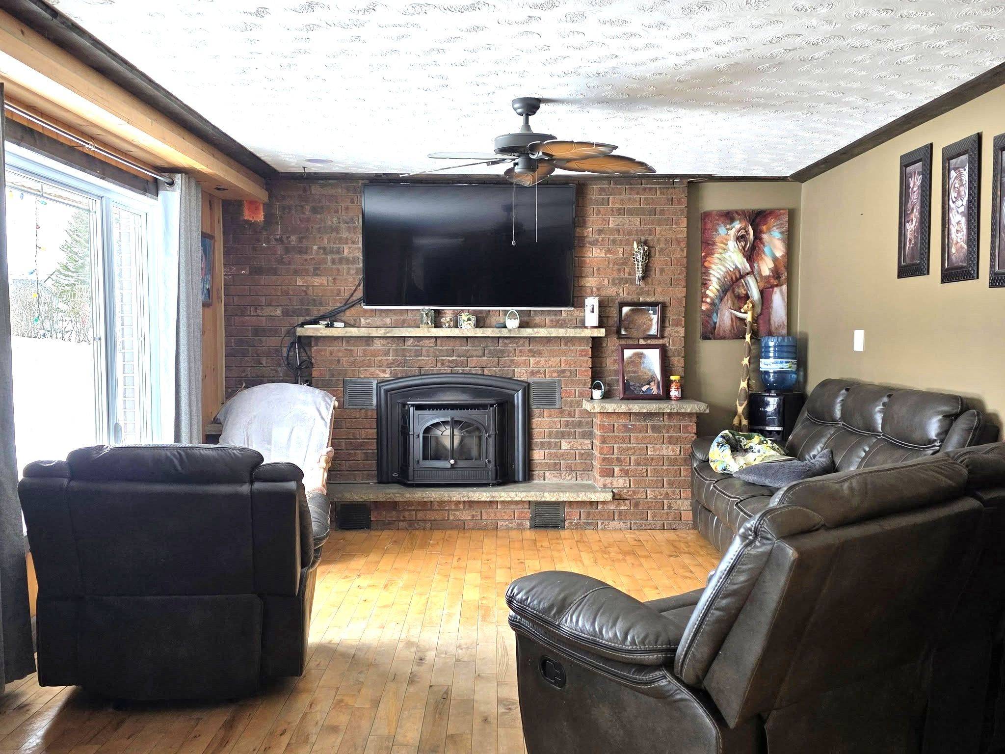 18 Main ST, Armstrong, ON P0J 1S0