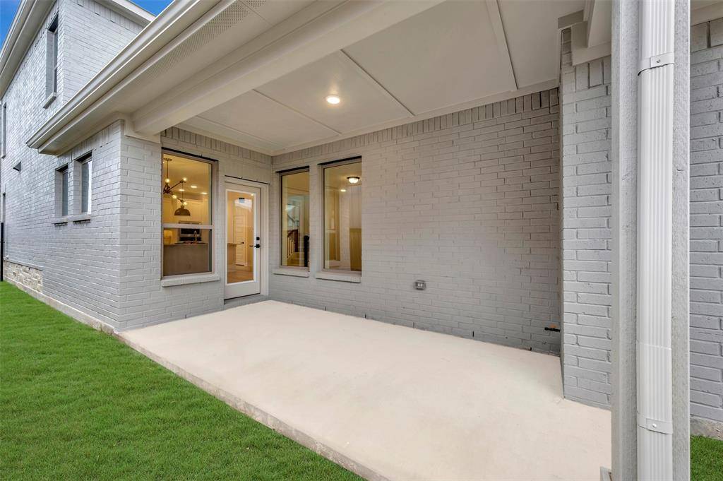 9317 Persimmon Lane, Mesquite, TX 75126