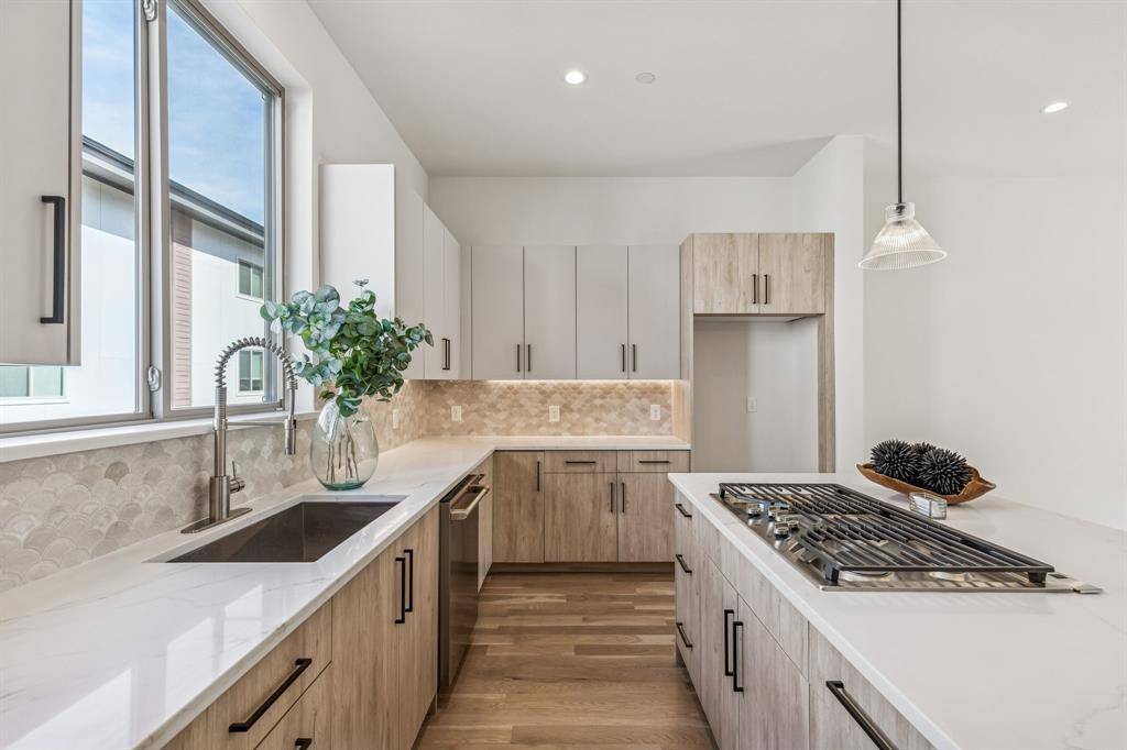 13900 Noel Road #202, Dallas, TX 75240