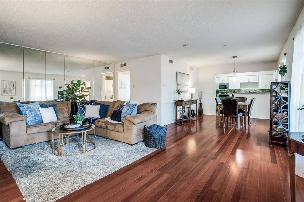 6027 E University Boulevard #215, Dallas, TX 75206