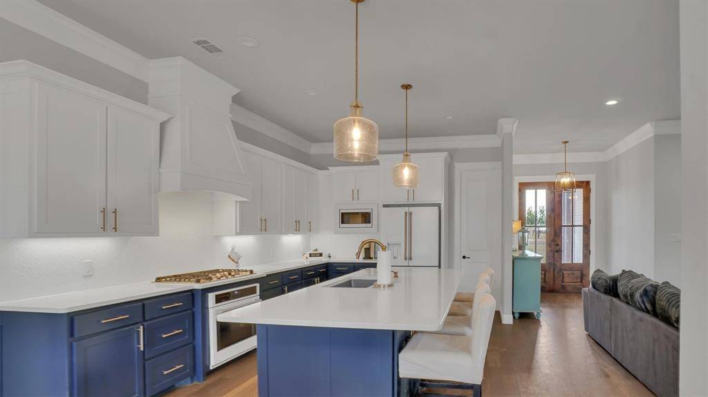 101 Sky Way, New Fairview, TX 76078