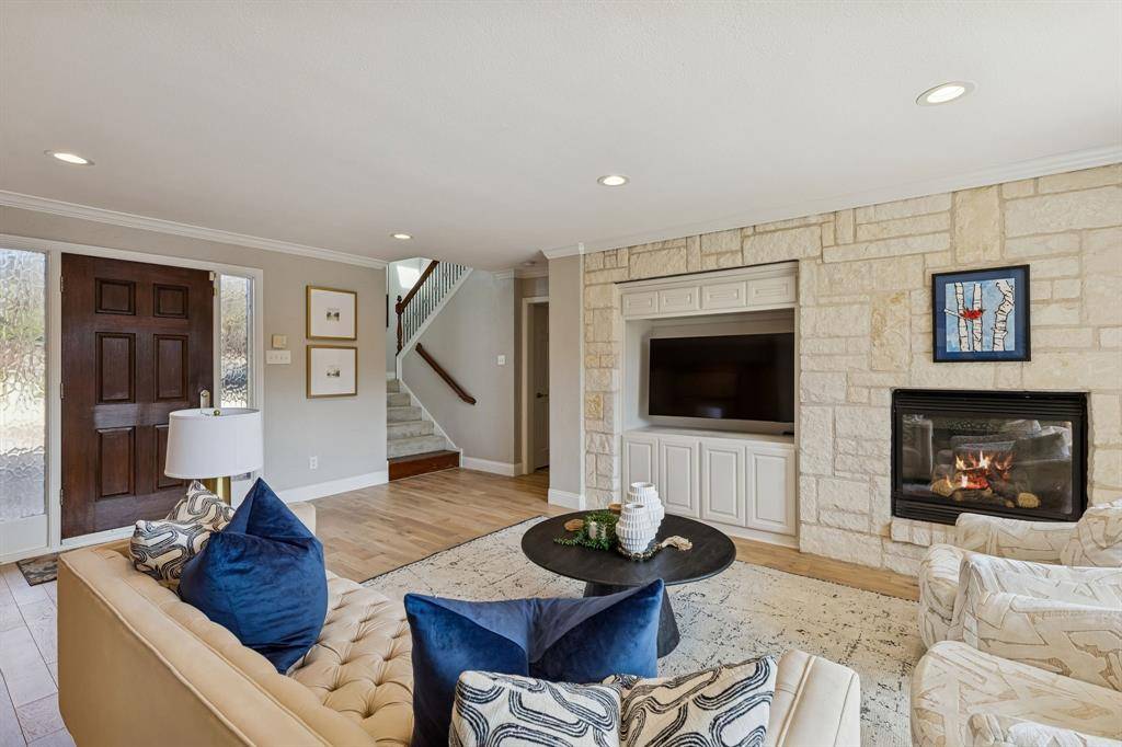 7040 Oakbluff Drive, Dallas, TX 75254