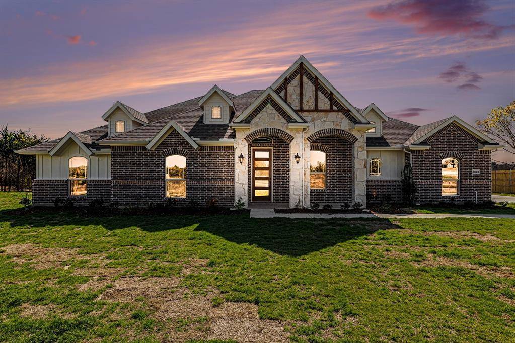 7020 Southrock Drive, Midlothian, TX 76065