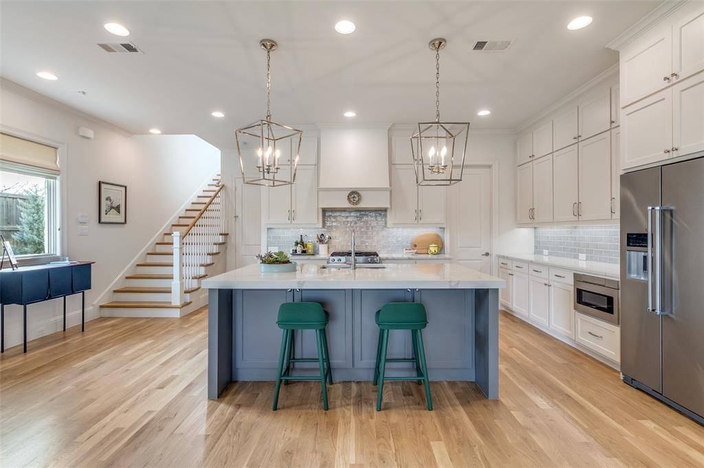 4621 Cowan Avenue, Dallas, TX 75209