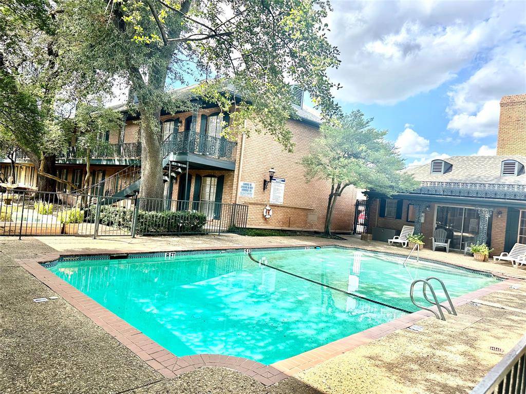 6023 E University Boulevard #204, Dallas, TX 75206