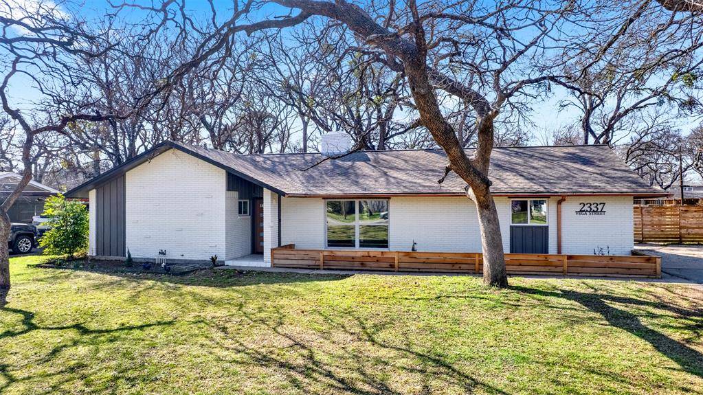 2337 Vega Street, Grand Prairie, TX 75050