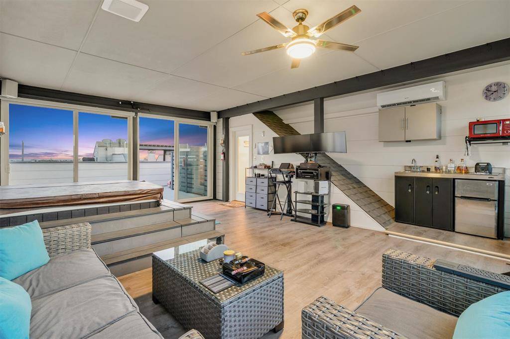 5710 La Vista Drive, Dallas, TX 75206