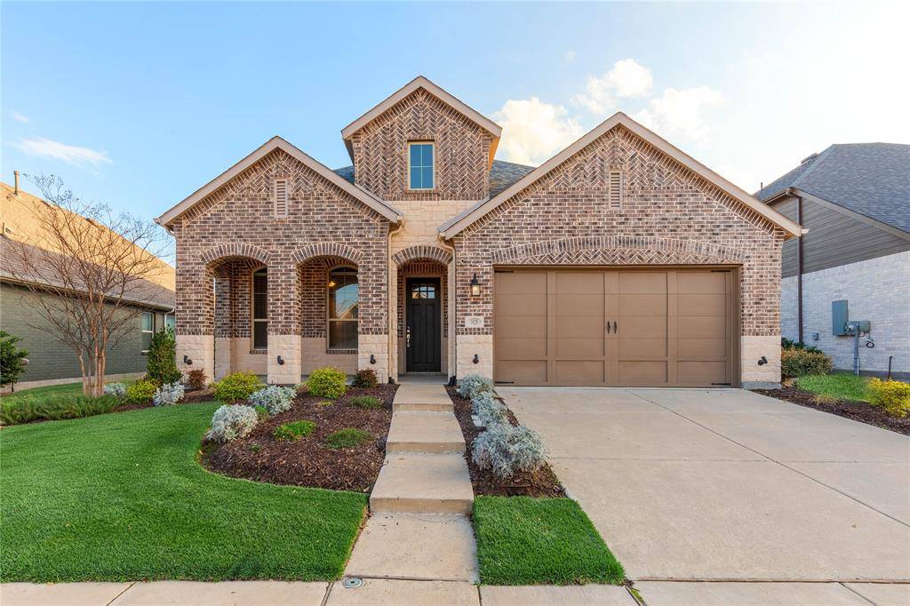 1829 Leo Drive, Van Alstyne, TX 75495