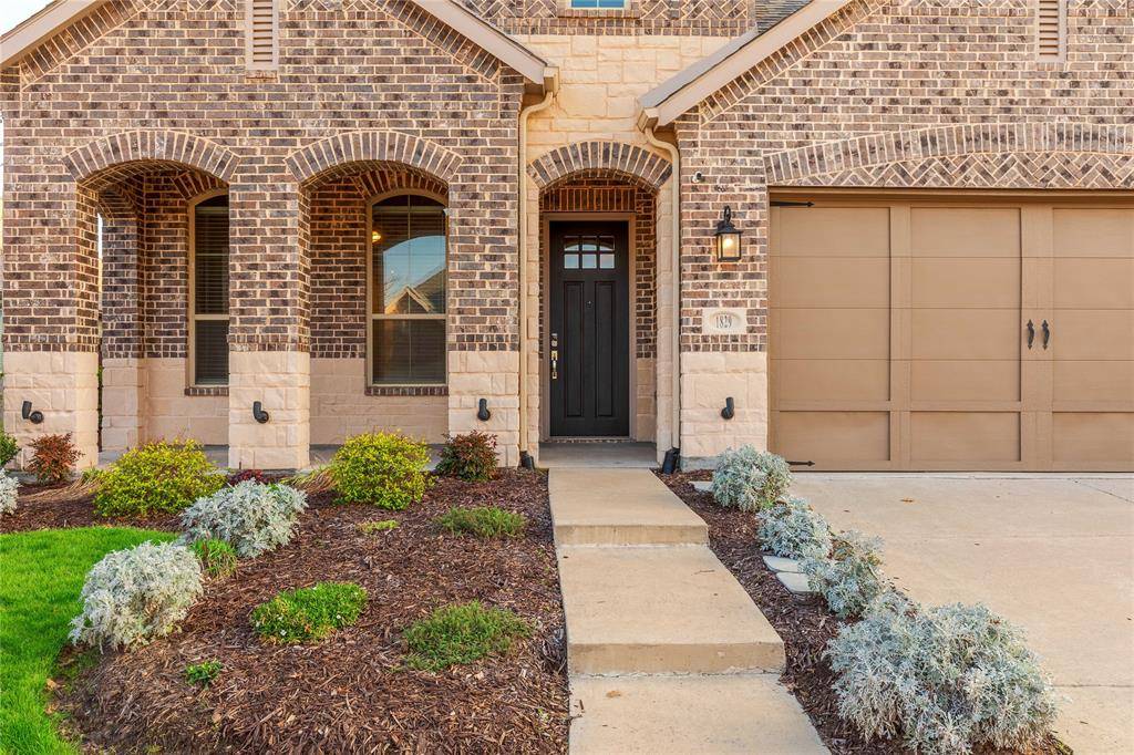 1829 Leo Drive, Van Alstyne, TX 75495