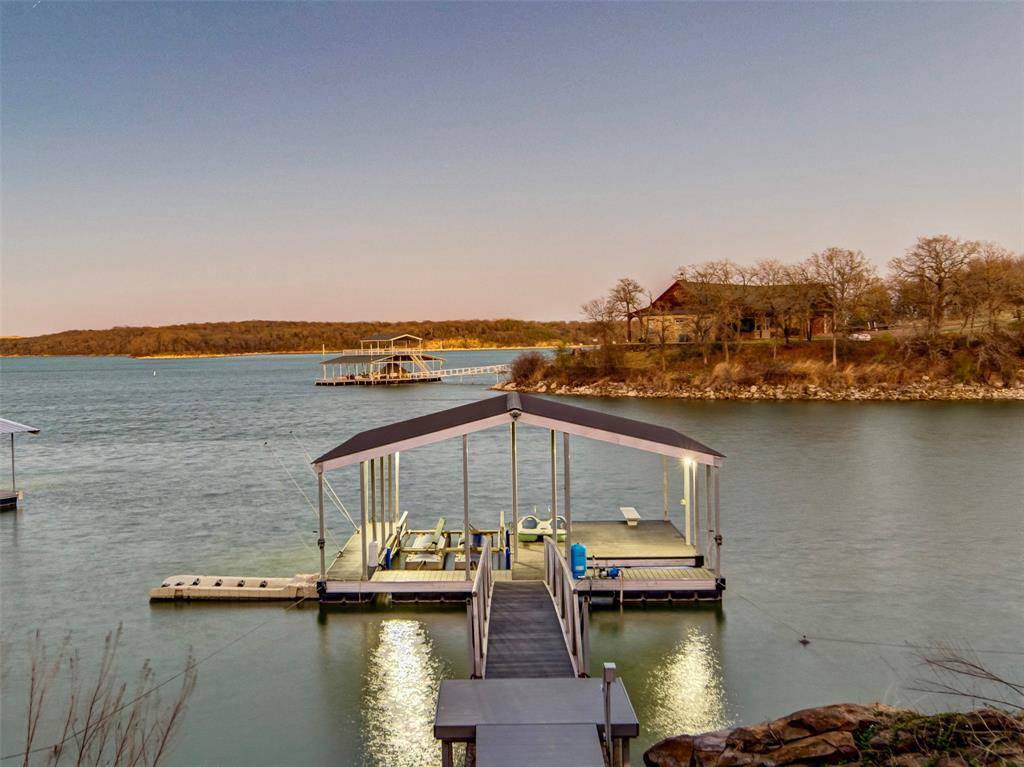 280 Moonlight Bay Drive, Chico, TX 76431