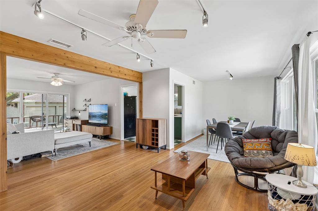 3002 San Medina Avenue, Dallas, TX 75228