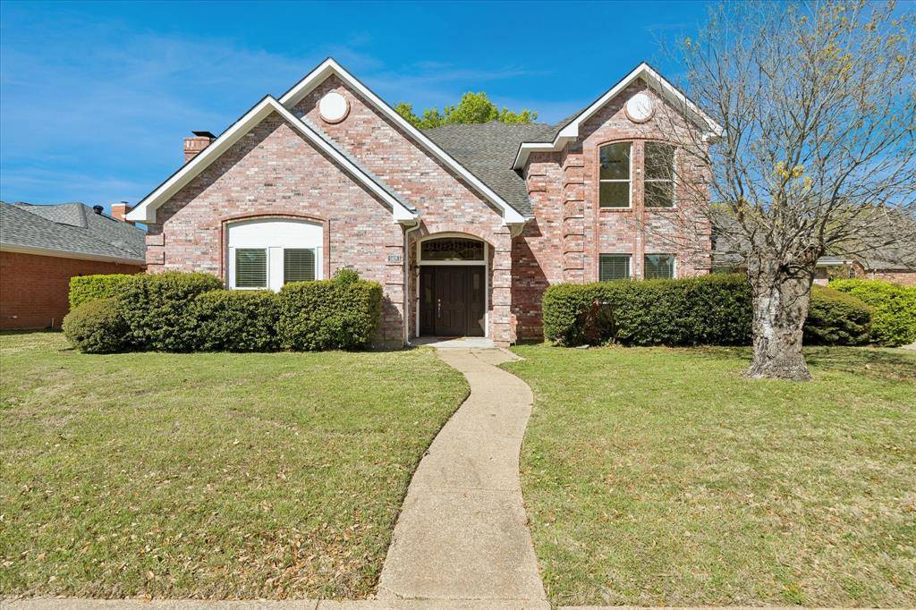 568 Cooper Street, Grand Prairie, TX 75052