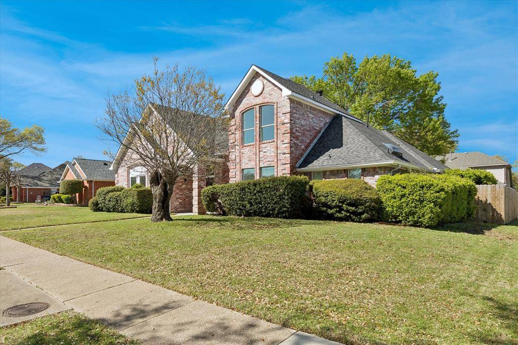 568 Cooper Street, Grand Prairie, TX 75052