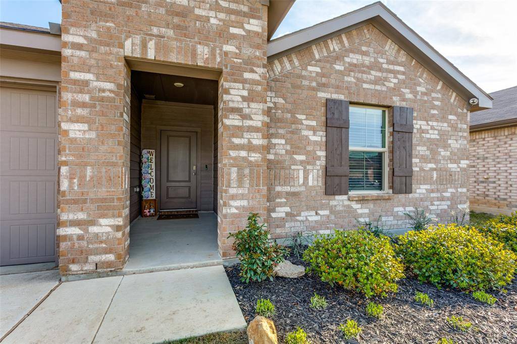 605 Basteen Lane, Justin, TX 76247