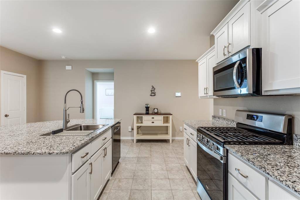 605 Basteen Lane, Justin, TX 76247