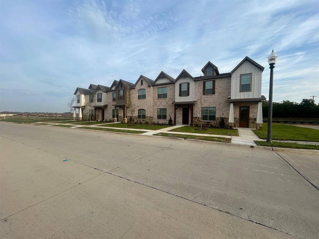 4001 Avion Drive, Sanger, TX 76266