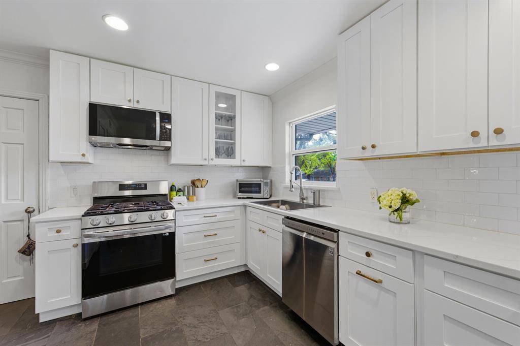 6724 Walnut Hill Lane, Dallas, TX 75230