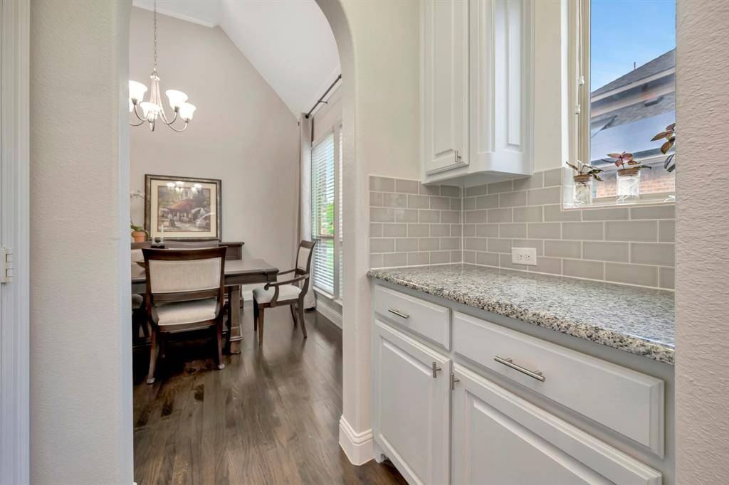 1016 W Bluff Way, Roanoke, TX 76262