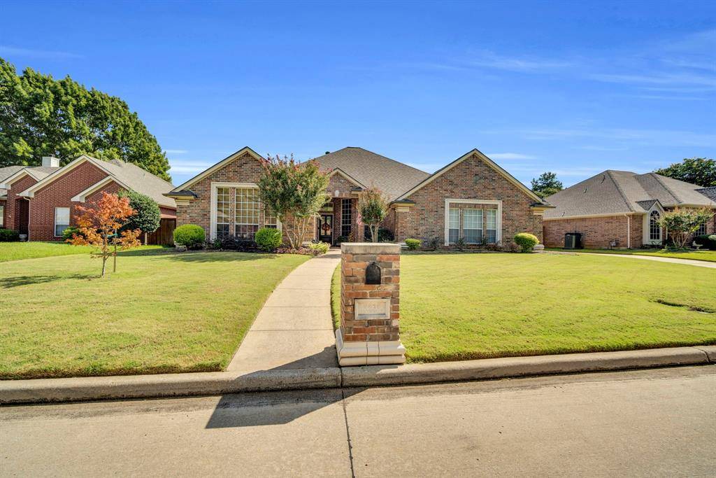 2616 Brookwood Drive, Mansfield, TX 76063