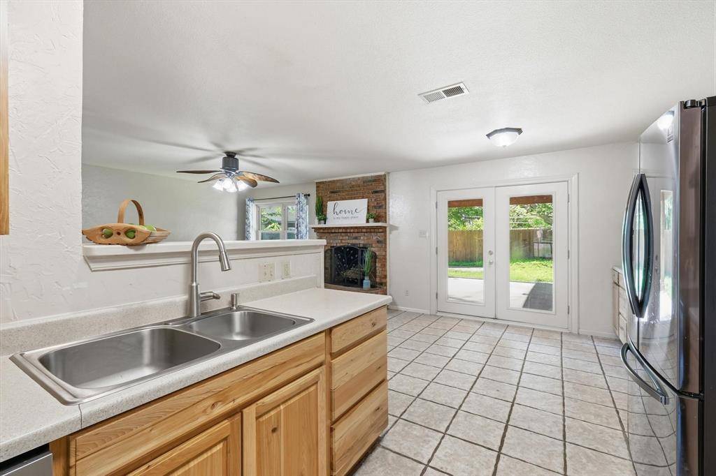 1119 W Westhill Drive, Cleburne, TX 76033