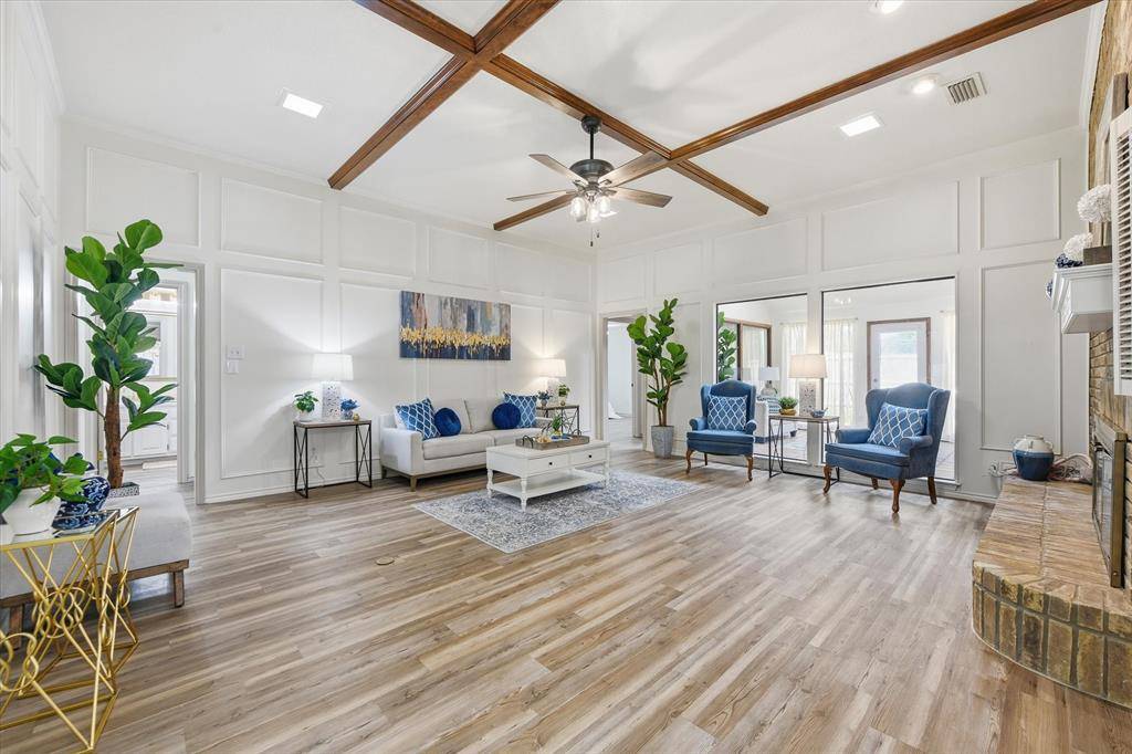 517 E Beady Road, Arlington, TX 76006