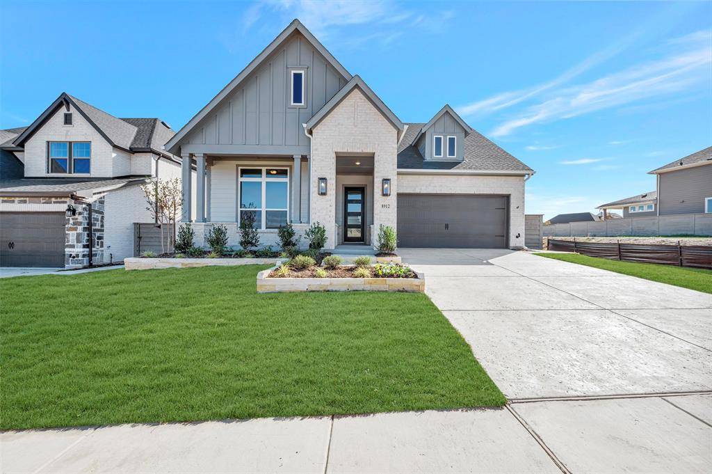 8912 Chestnut Lane, Justin, TX 76247