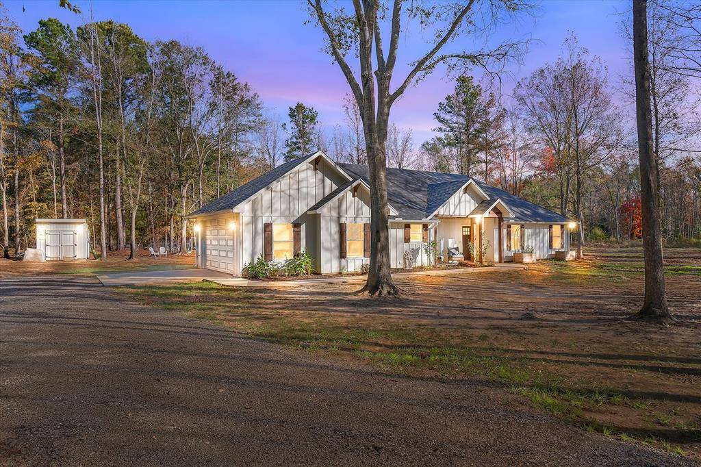 11142 County Road 4103, Lindale, TX 75771