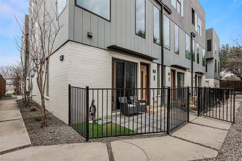 304 Mathey Court, Dallas, TX 75208