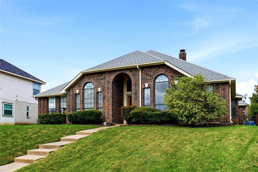 833 Windy Meadow Circle, Desoto, TX 75115