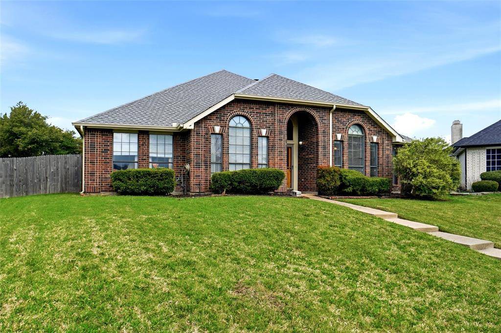 833 Windy Meadow Circle, Desoto, TX 75115