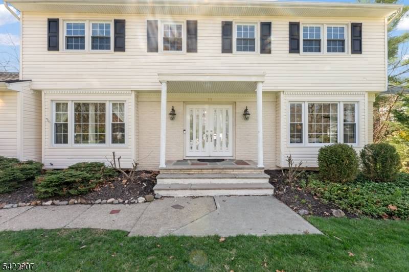 19 Breton Dr, Montville Twp., NJ 07058