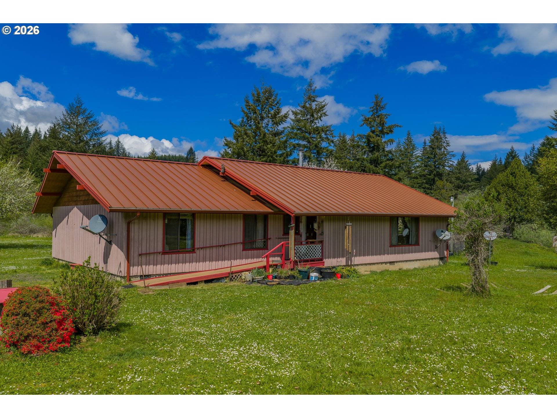 60192 FAIRVIEW RD, Coquille, OR 97423