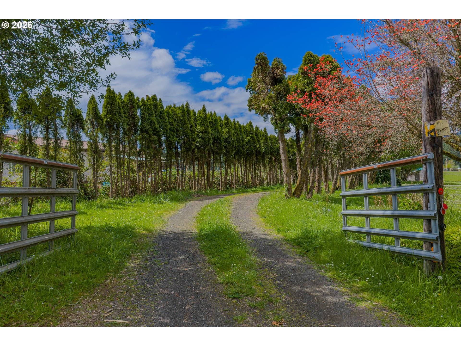 60192 FAIRVIEW RD, Coquille, OR 97423