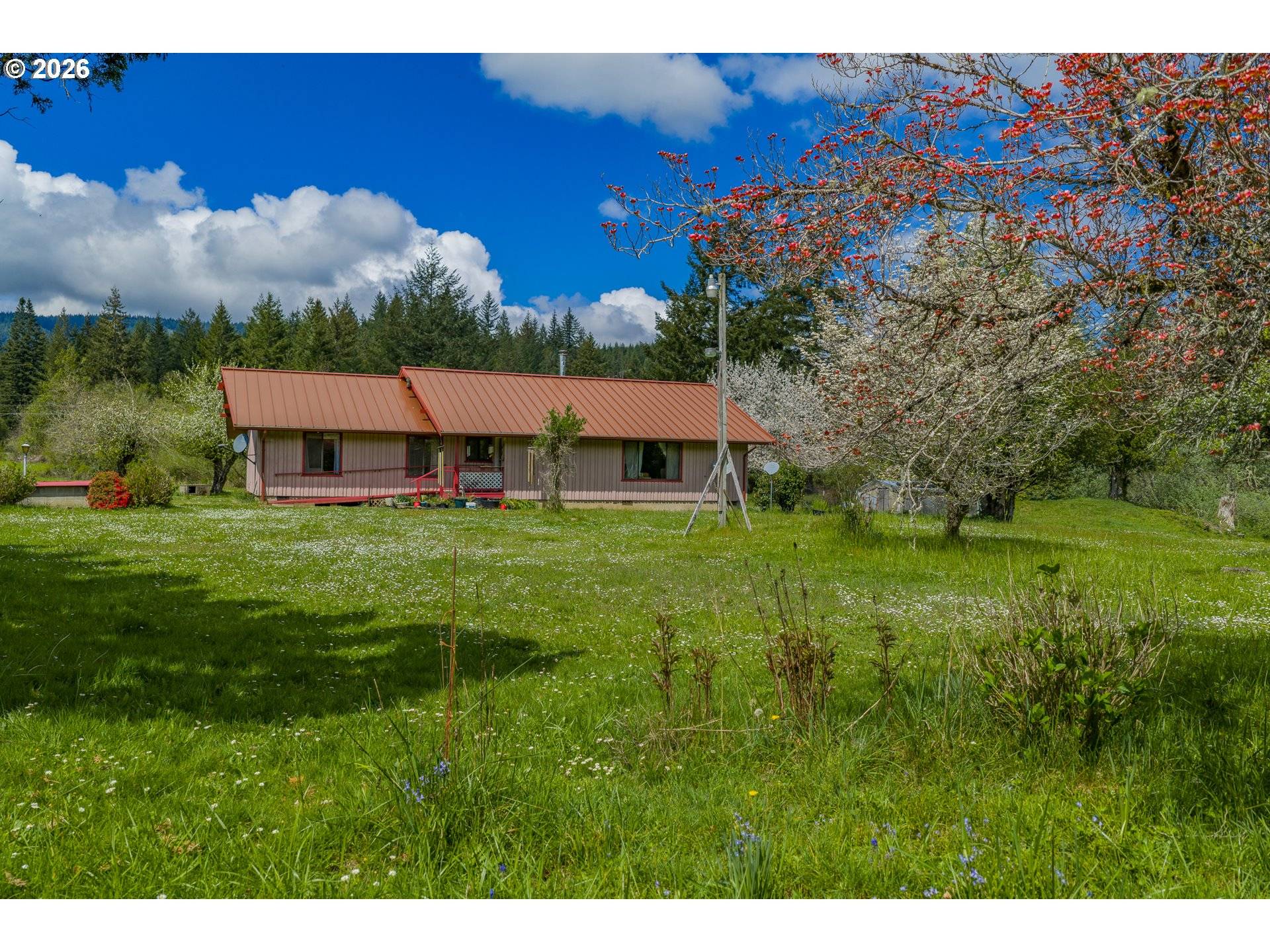 60192 FAIRVIEW RD, Coquille, OR 97423