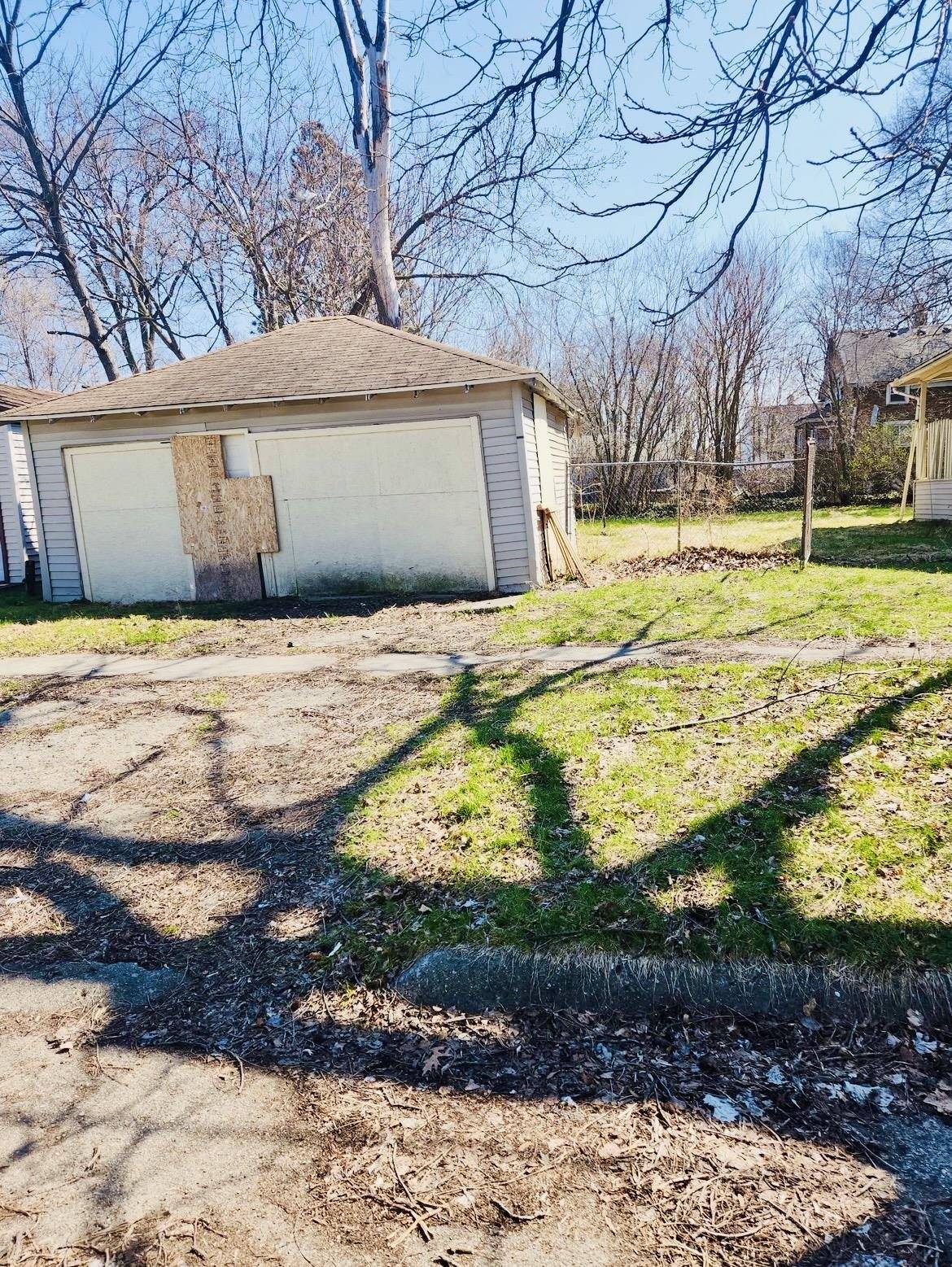 2601 Dakota AVE, Flint, MI 48506