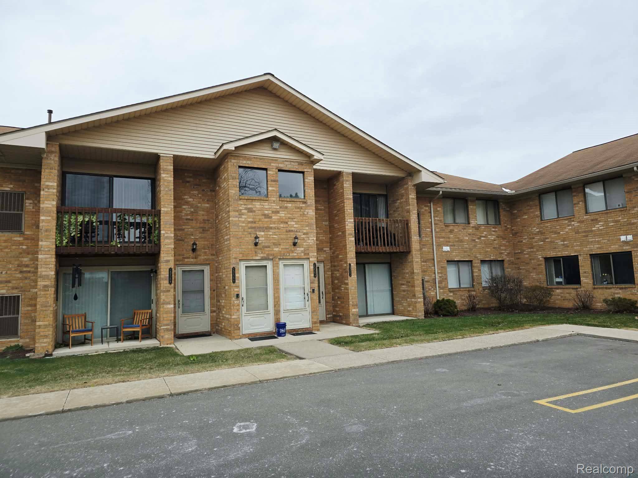 29564 Clarita ST, Livonia, MI 48152