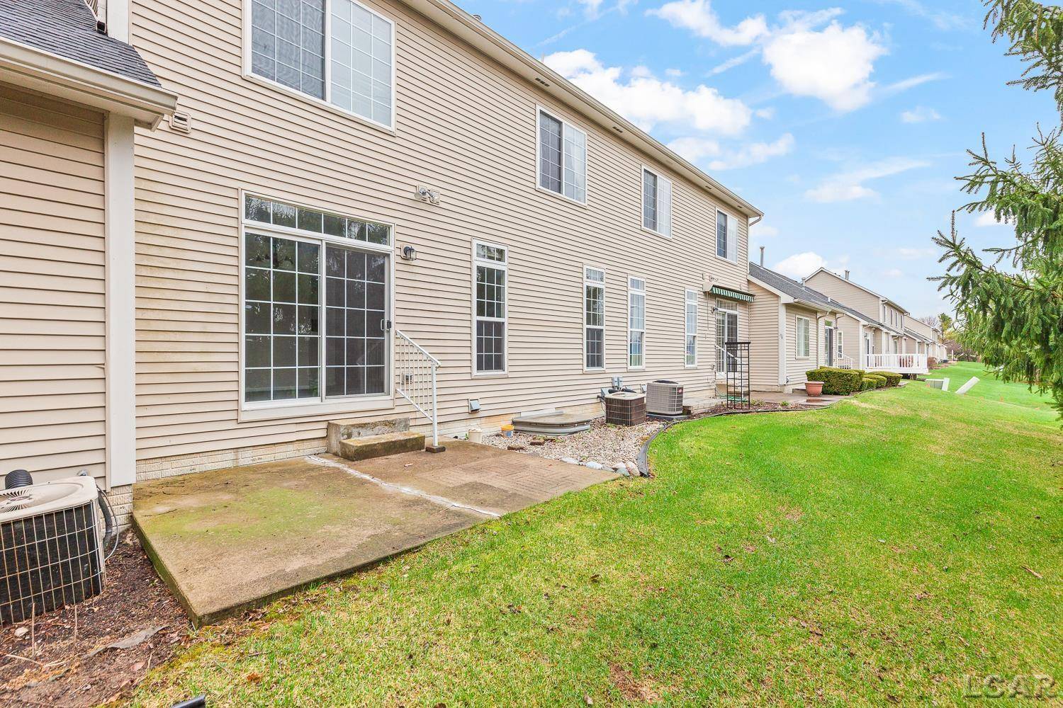 112 Burwyck Park DR, Saline, MI 48176