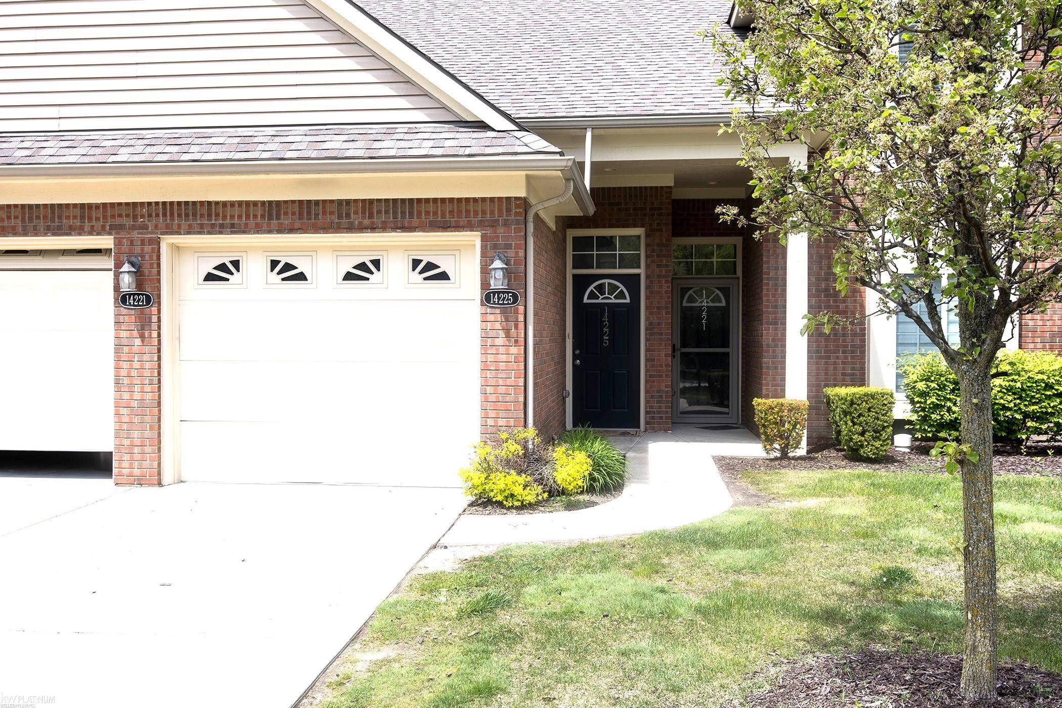 14225 Shadywood DR, Sterling Heights, MI 48312