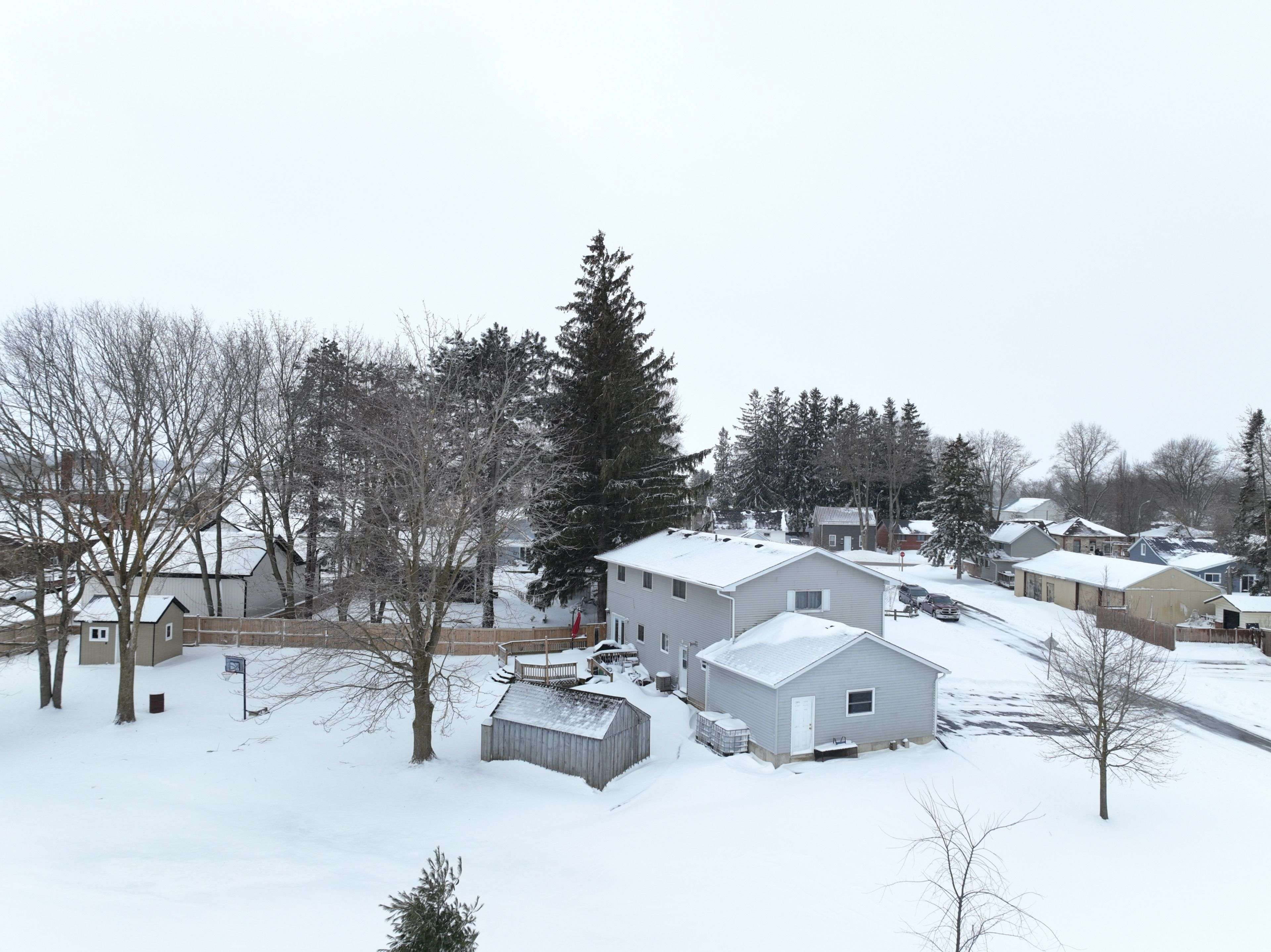 100 Arthur ST, Minto, ON N0G 2P0