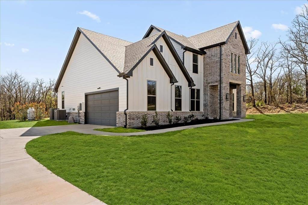 131 Spring Valley Road, Paradise, TX 76073