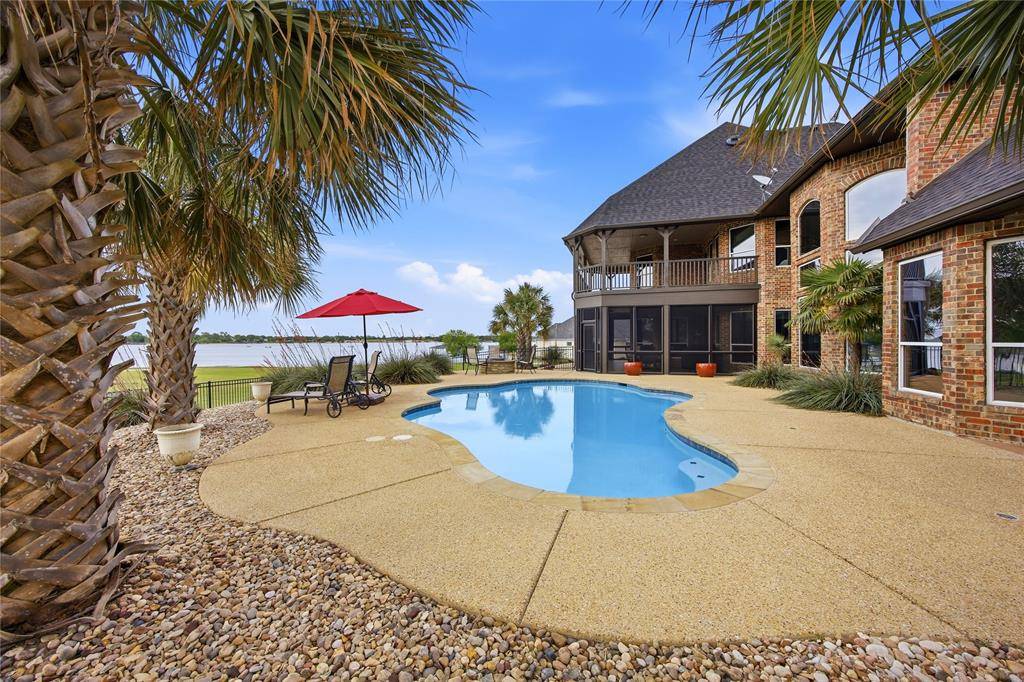 110 Eagle Point Drive, Waxahachie, TX 75165