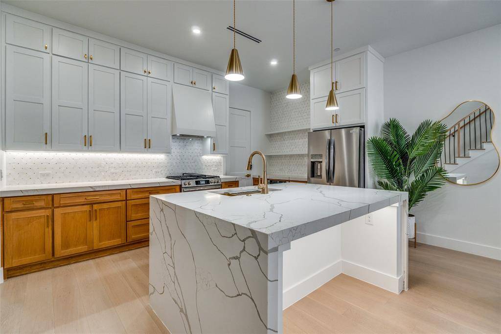 708 W Tenth Street #103, Dallas, TX 75208