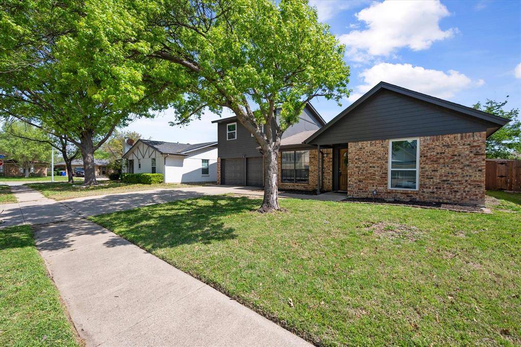 8036 Berrybrook Drive, Watauga, TX 76148
